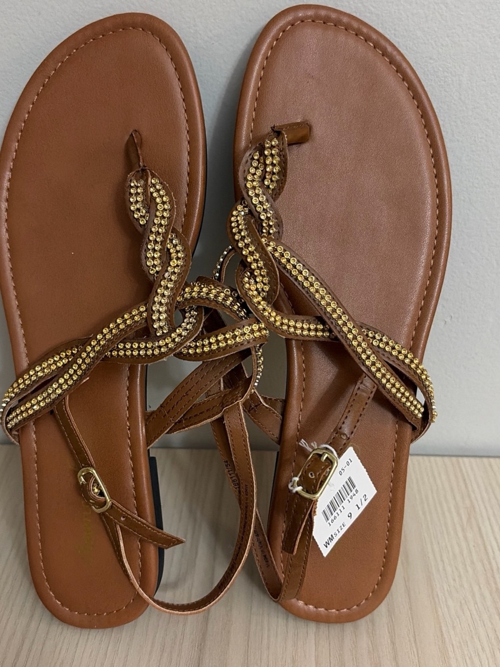American Eagle Women’s Brown Braided Rhinestone Sandals size 9.5
